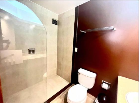 1420 Lujosa Habitacion - Hotel Akros Quito Exteriér fotografie